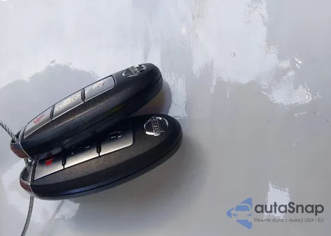 2009 Nissan Versa 1.8Sl z USA, uszkodzony, nr VIN 3N1BC13E09L372132